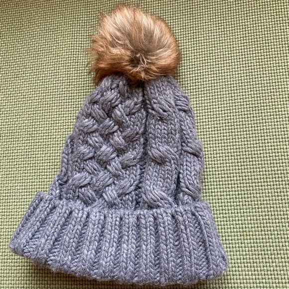 Knit hat with faux fur Pom Pom - Picture 5 of 5